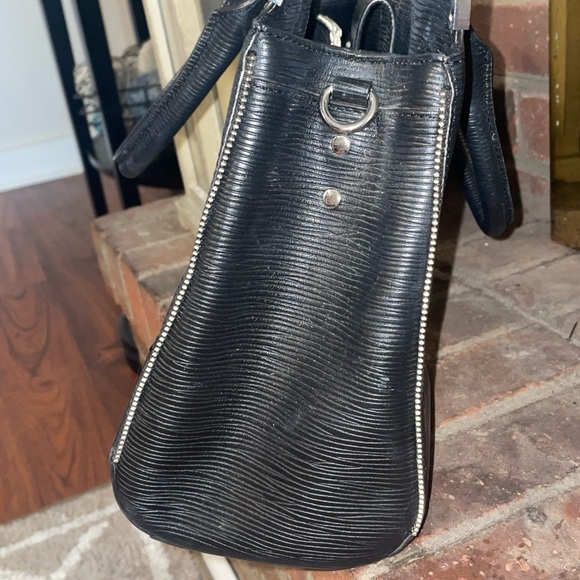 Rebecca Minkoff Wavy Leather Zipper Embellished Bag + Adjustable/removable strap - Picture 3 of 11